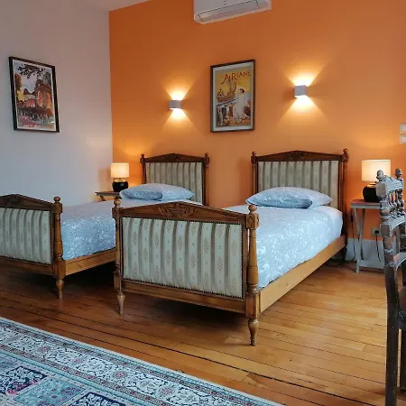 B&B Au Puy Des Verites 3*