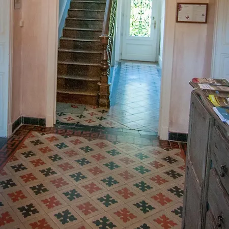 B&B Au Puy Des Verites 3*