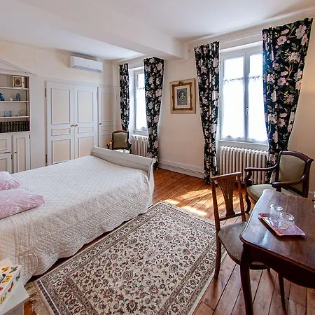 Au Puy Des Verites Oda ve Kahvaltı