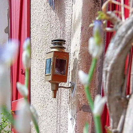 Au Puy Des Verites לפאליס