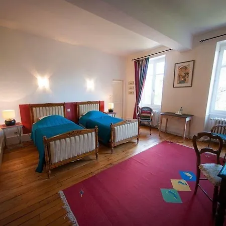 Au Puy Des Verites 3*