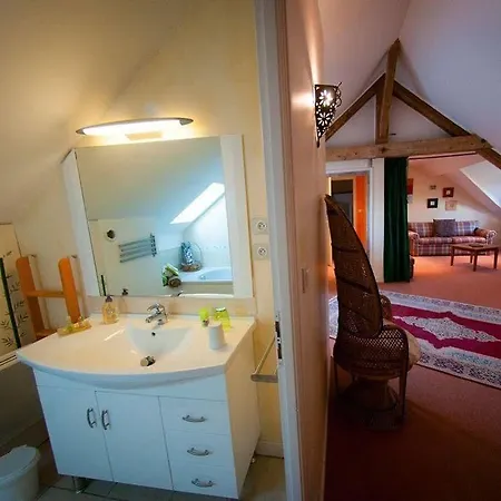 Au Puy Des Verites Bed & Breakfast 3*