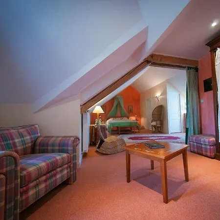 Oda ve Kahvaltı Au Puy Des Verites 3*