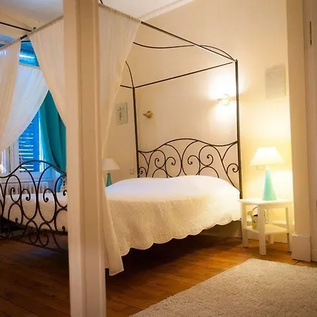 Bed & Breakfast Au Puy Des Verites 3*