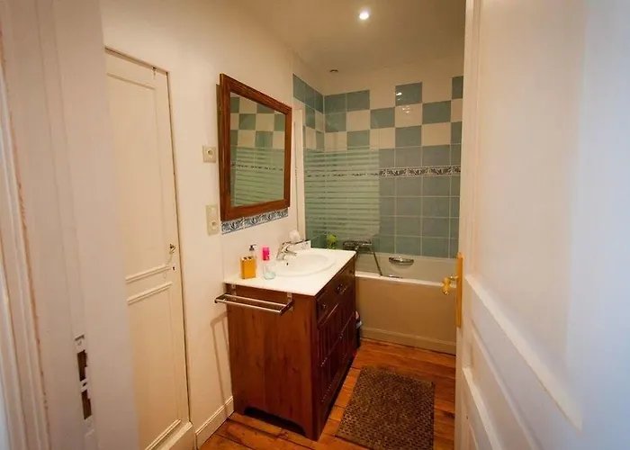 Au Puy Des Verites 3*